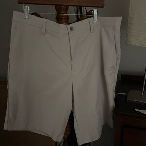 Callaway Men's Tan Flat Front Shorts